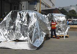 北京起重搬運公司在進行抽真空包裝